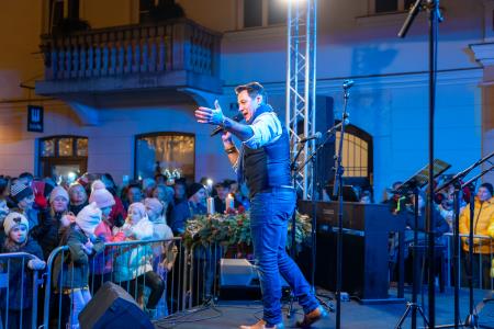 V Kamniku zasijale novoletne lučke (18)